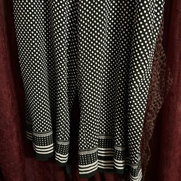 NWOT Max Studio Women Black/White Polka Dot Stretchy Wide Leg crop Pants - Picture 3 of 9